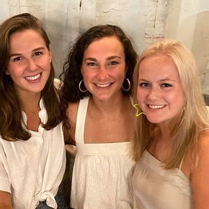 Meet your Posher, Caroline